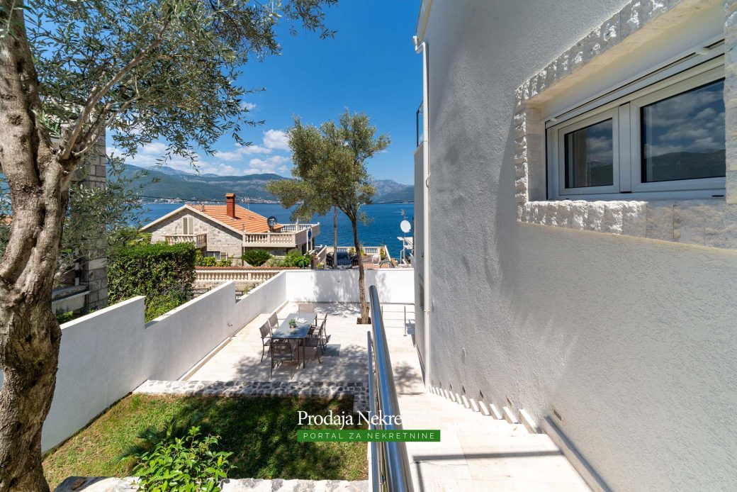 Villa for sale in Tivat