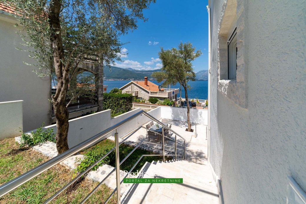 Villa for sale in Tivat