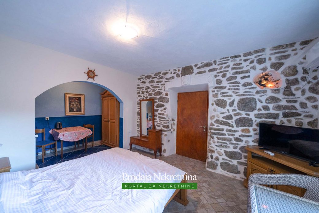 Apartment for sale in Perast