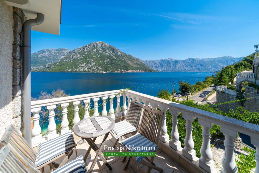 Luxury house for sale in Bay of Kotor