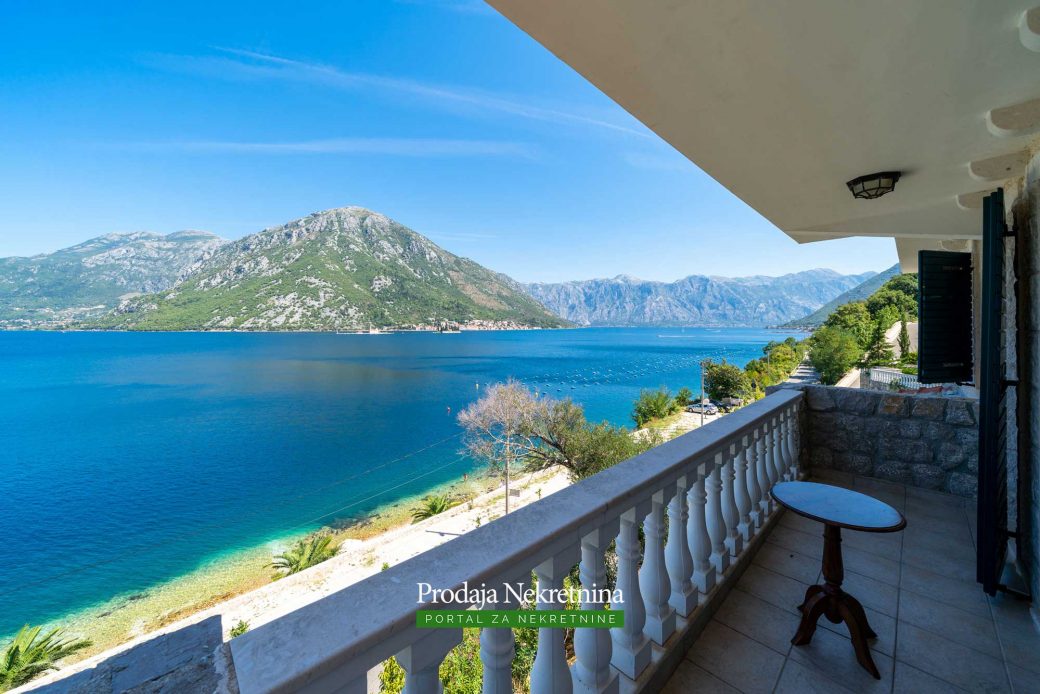 Luxury house for sale in Bay of Kotor