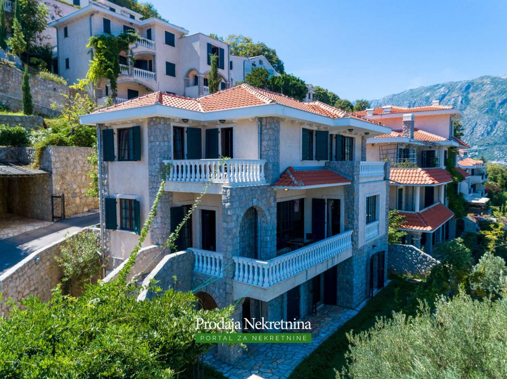 Luxury house for sale in Bay of Kotor