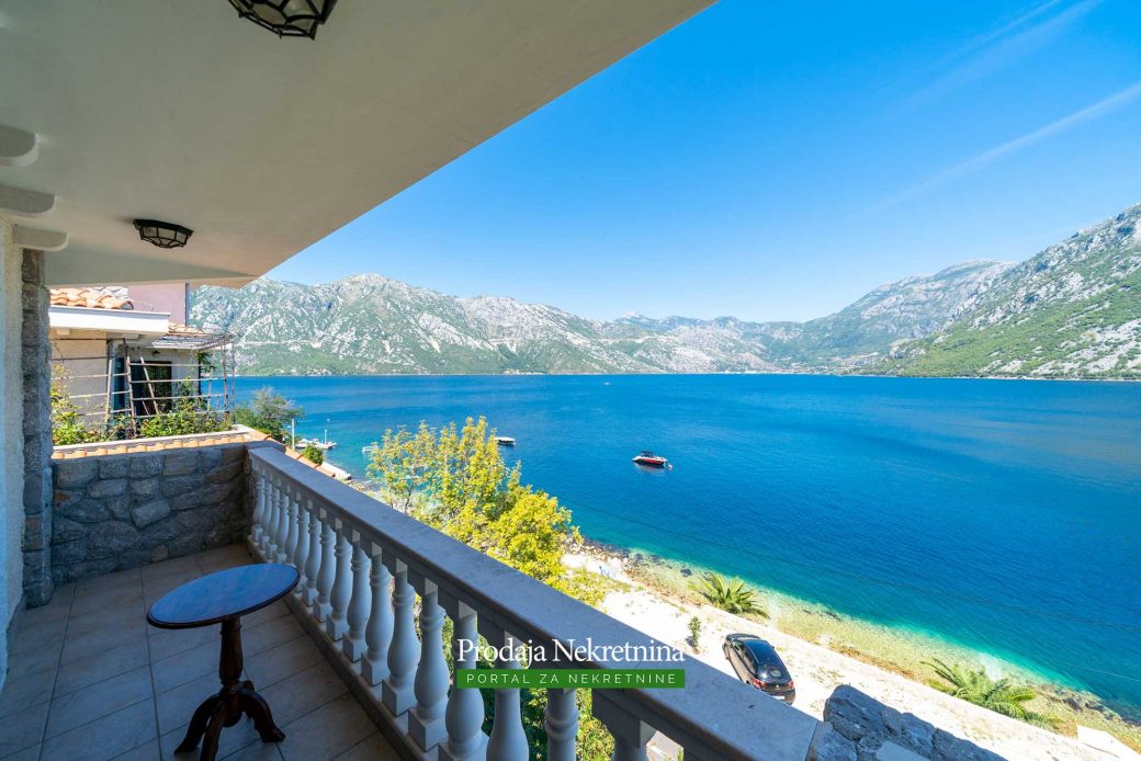 Luxury house for sale in Bay of Kotor