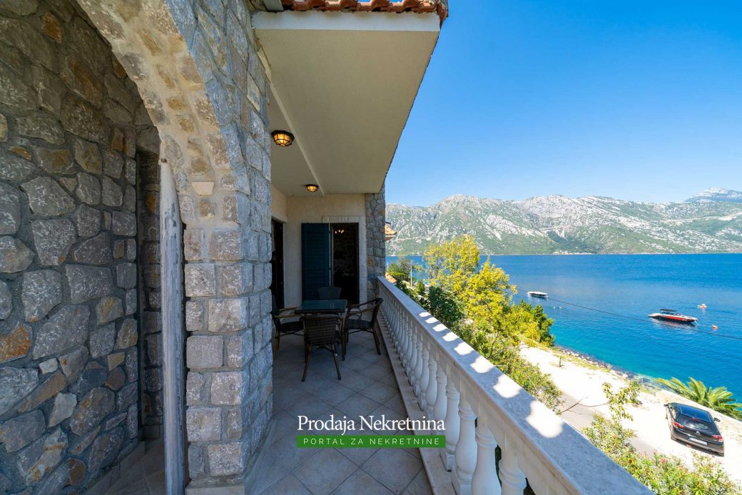 Luxury house for sale in Bay of Kotor