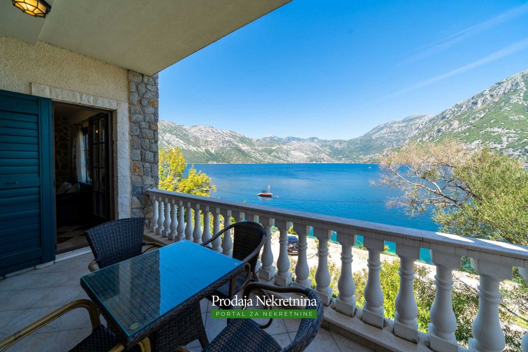 Luxury house for sale in Bay of Kotor