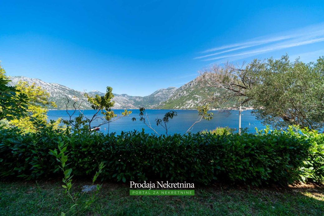 Luxury house for sale in Bay of Kotor