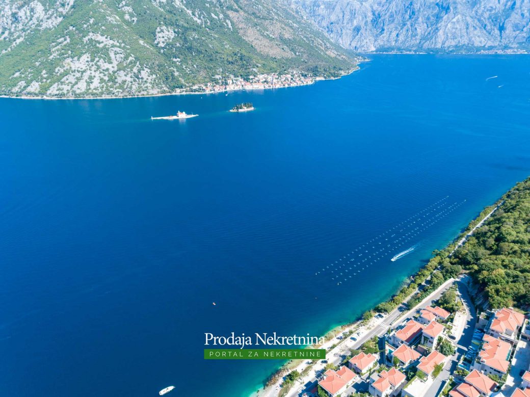 Luxury house for sale in Bay of Kotor