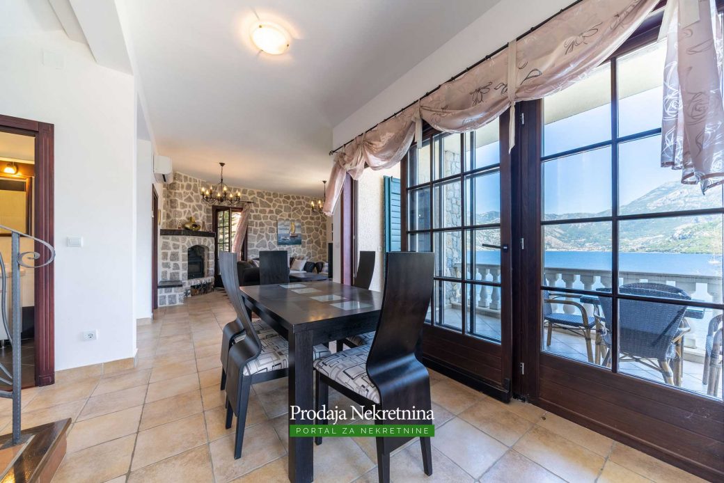 Luxury house for sale in Bay of Kotor