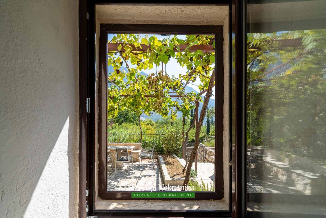 Stone house for sale in Bay of Kotor