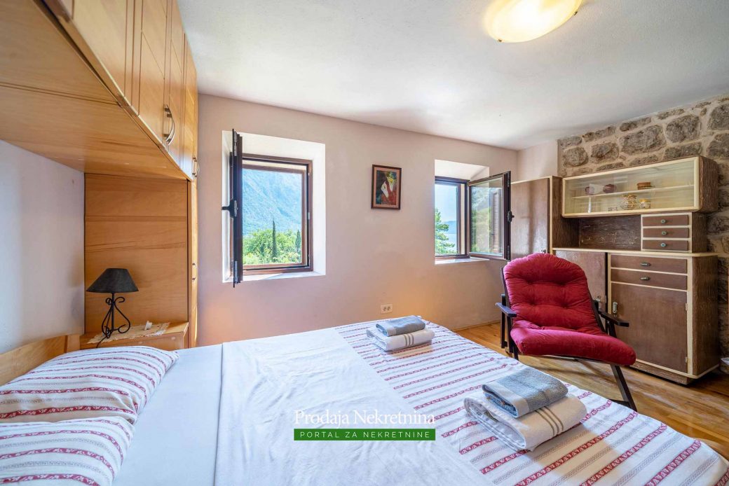 Stone house for sale in Bay of Kotor