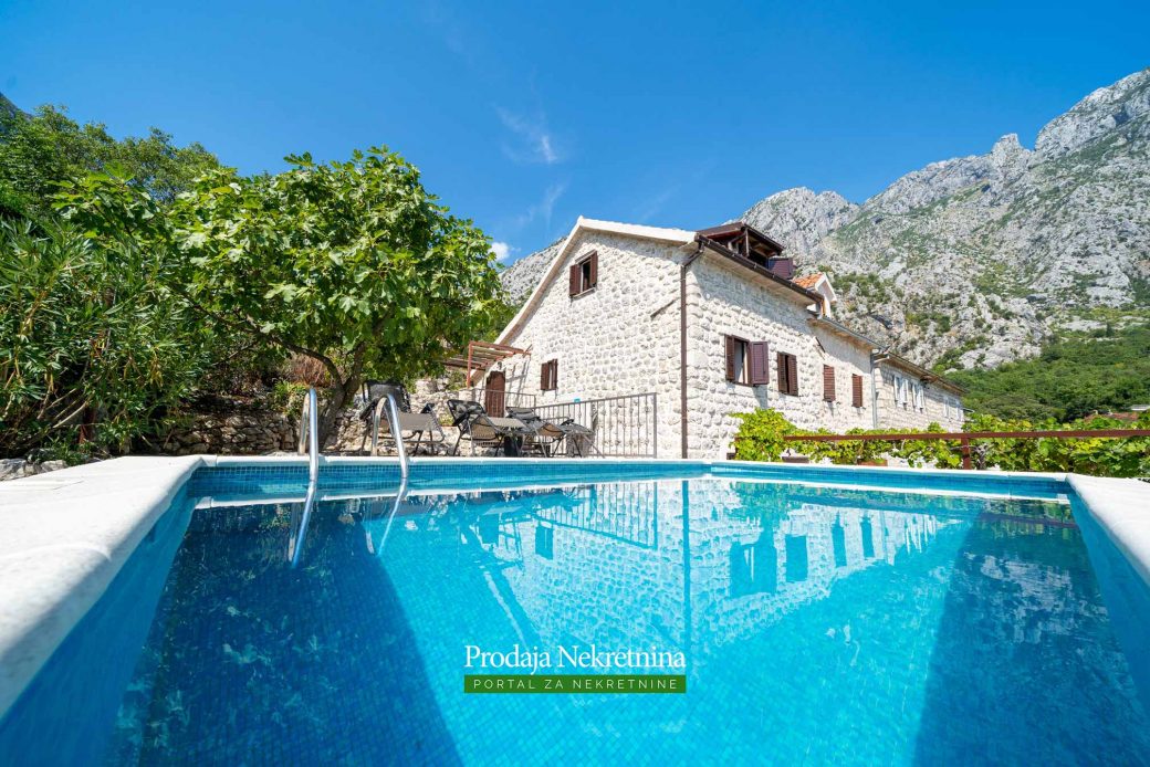 Stone house for sale in Bay of Kotor