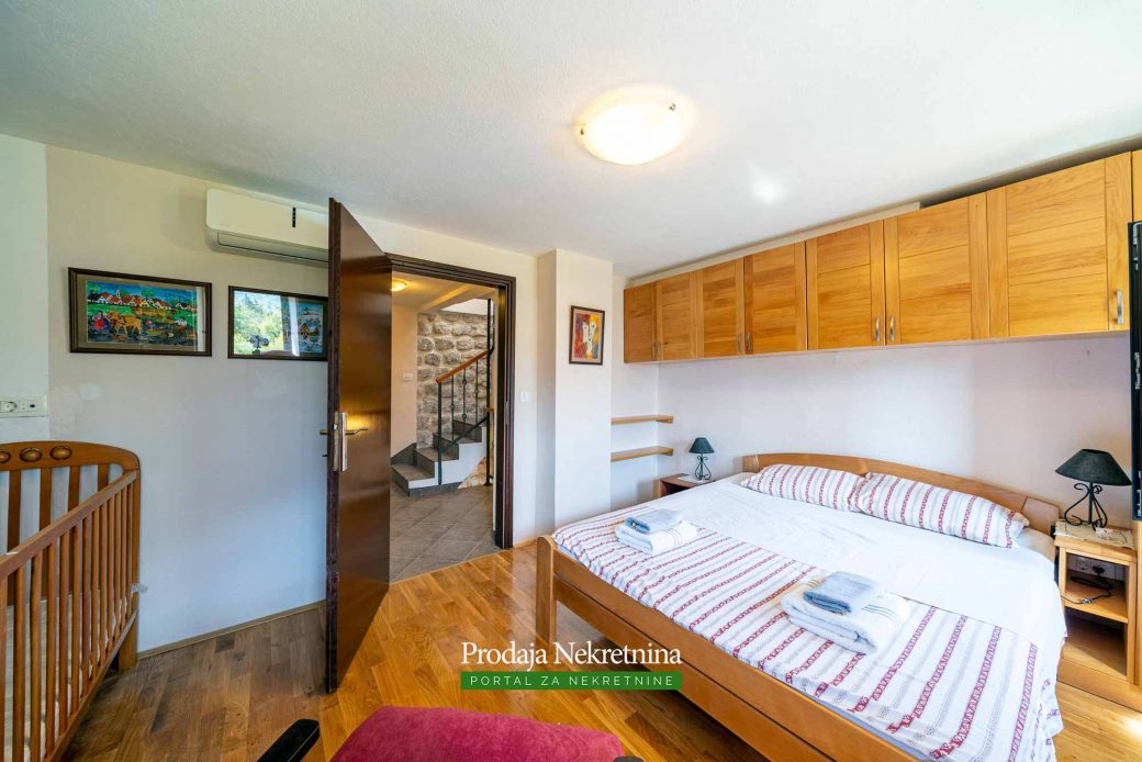 Stone house for sale in Bay of Kotor