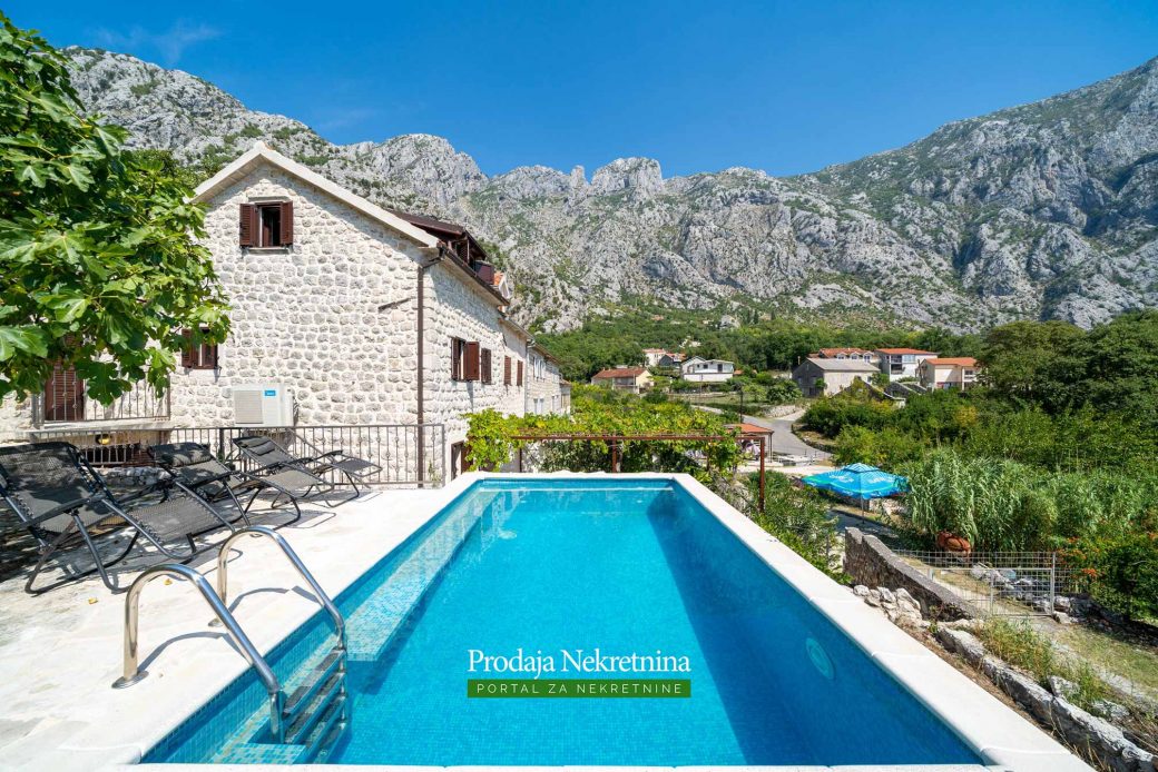 Stone house for sale in Bay of Kotor