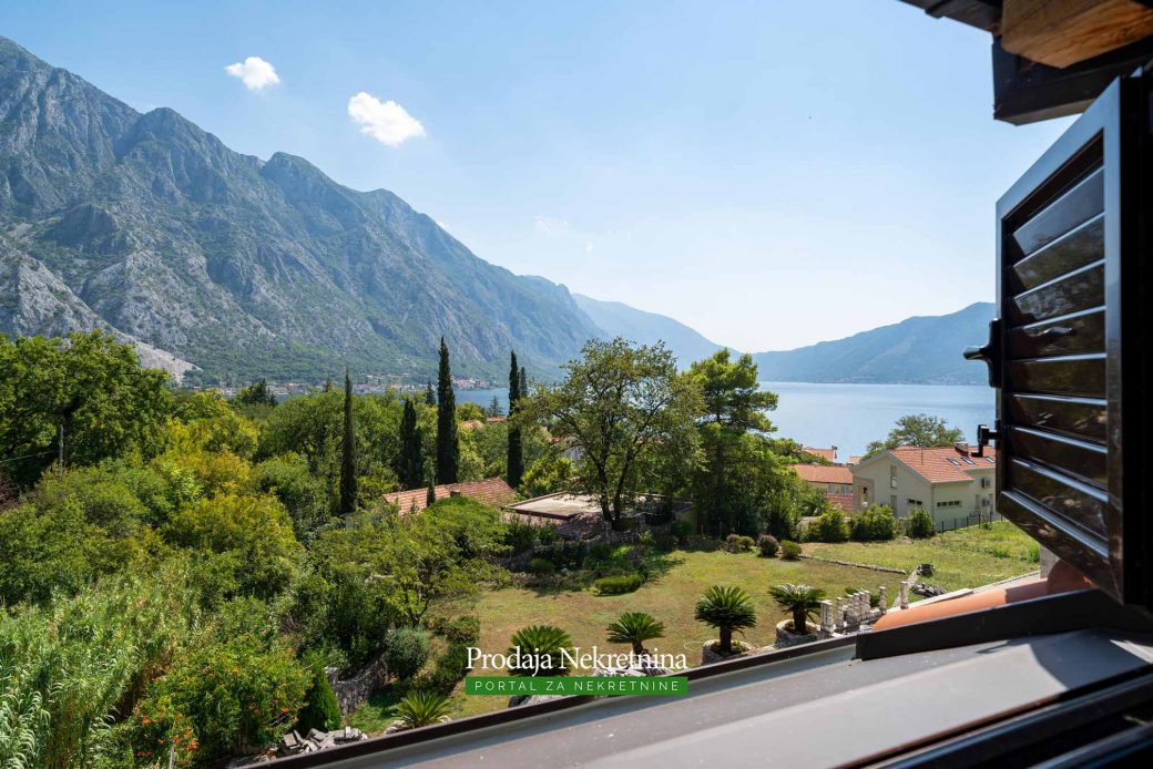 Stone house for sale in Bay of Kotor
