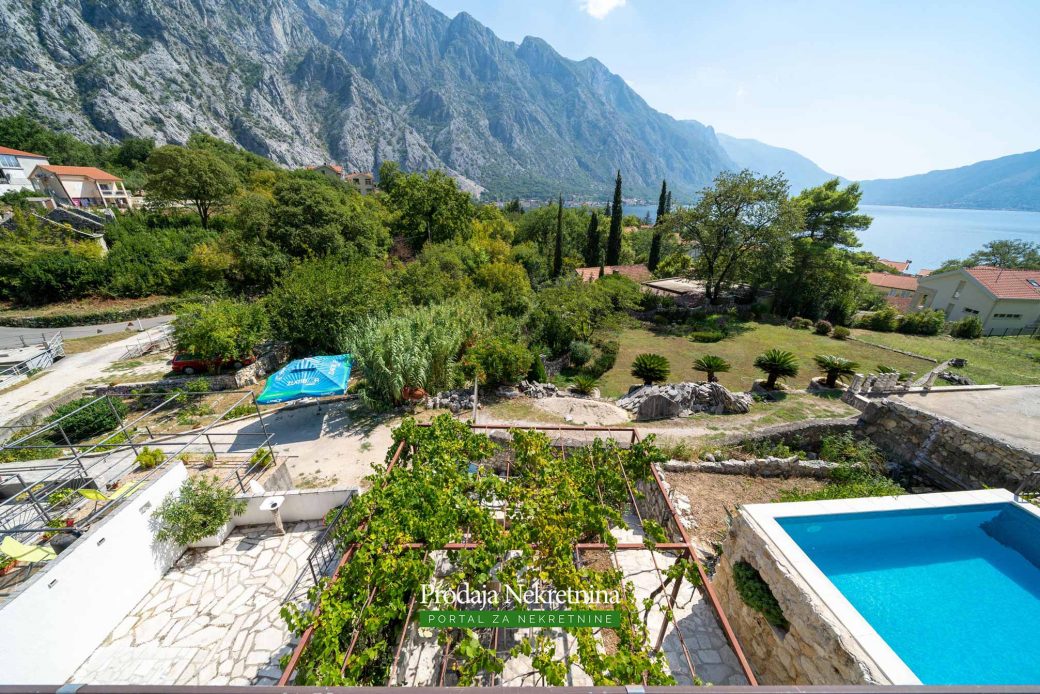 Stone house for sale in Bay of Kotor