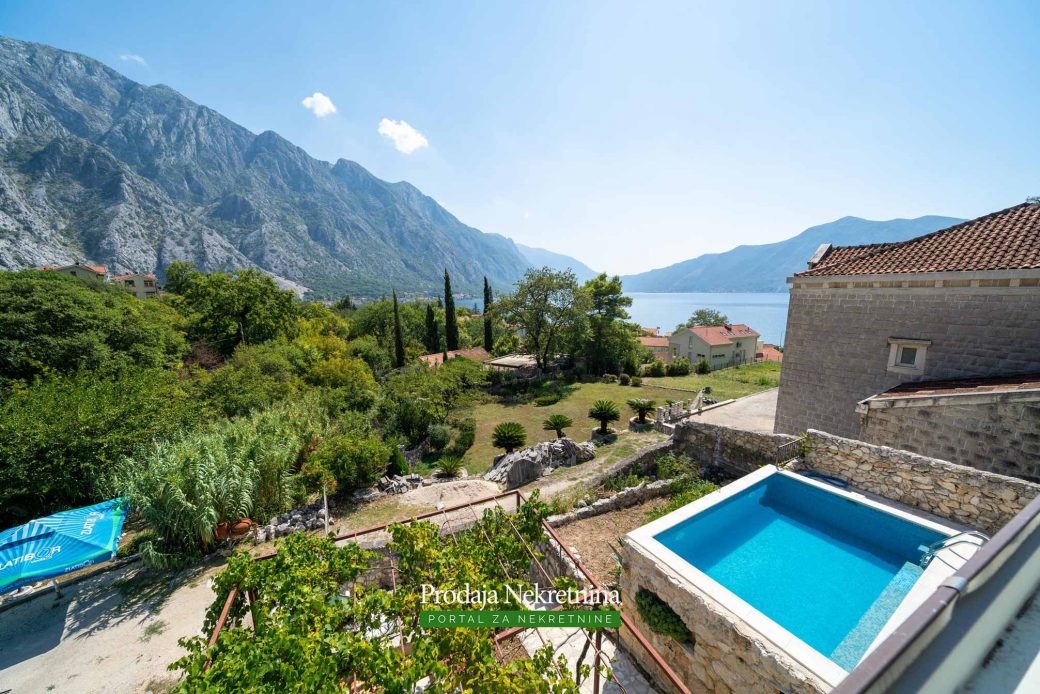 Stone house for sale in Bay of Kotor