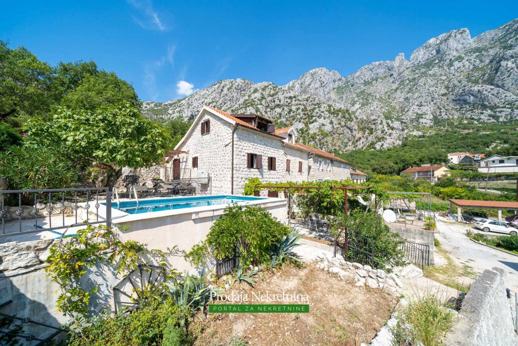 Stone house for sale in Bay of Kotor