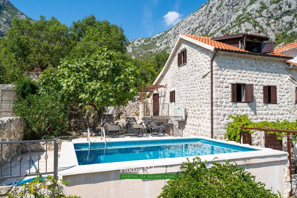 Stone house for sale in Bay of Kotor