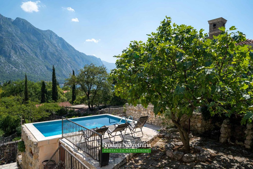Stone house for sale in Bay of Kotor