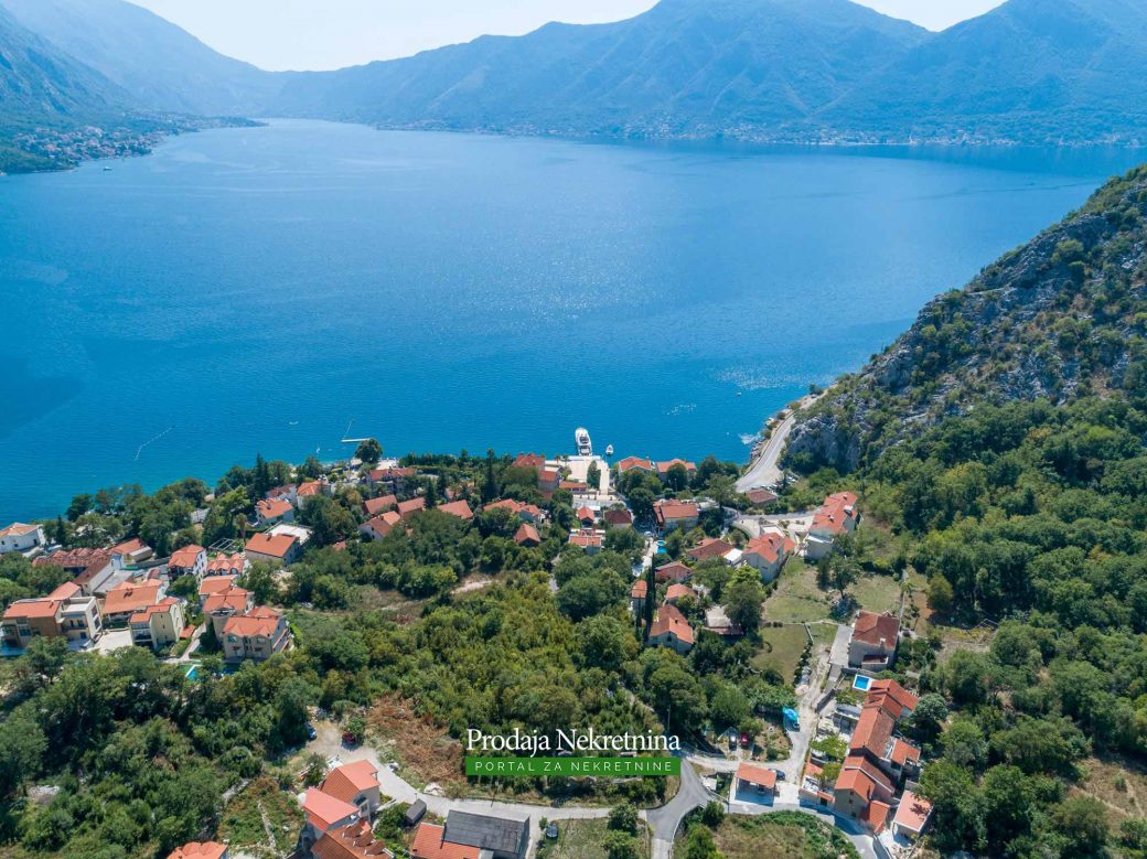 Stone house for sale in Bay of Kotor