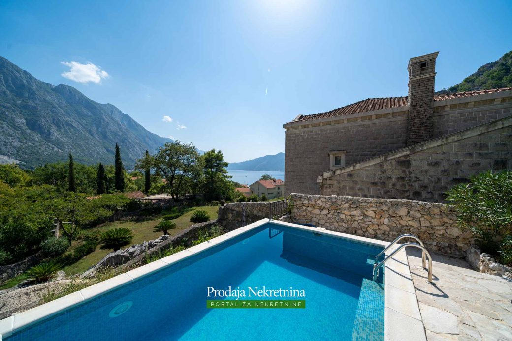Stone house for sale in Bay of Kotor