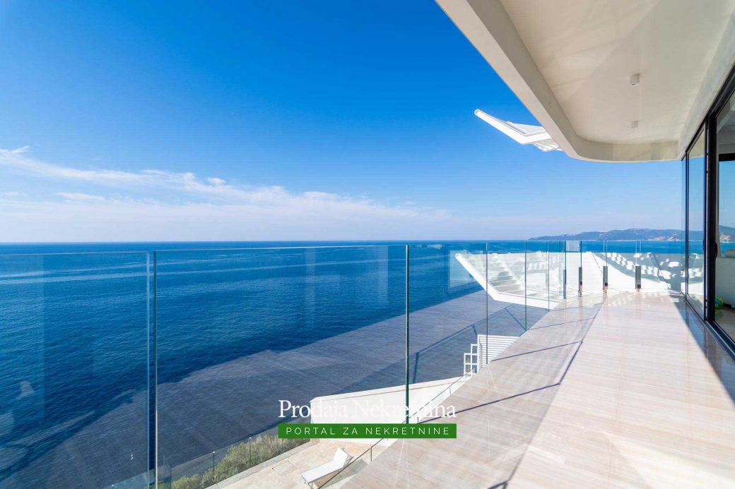 Luxury villa for sale in Budva Riviera