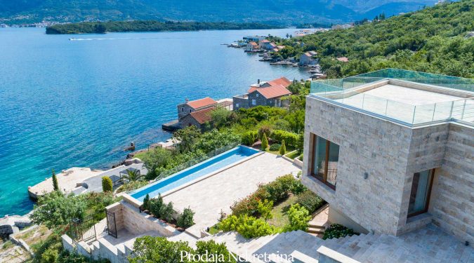 Seafront villa for sale in Tivat Bay