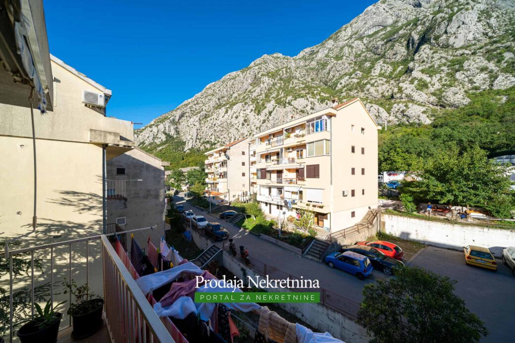 Two bedroom apartment for sale in Dobrota