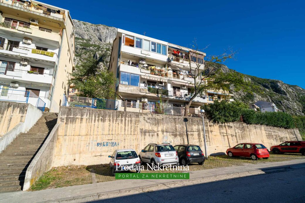 Two bedroom apartment for sale in Dobrota