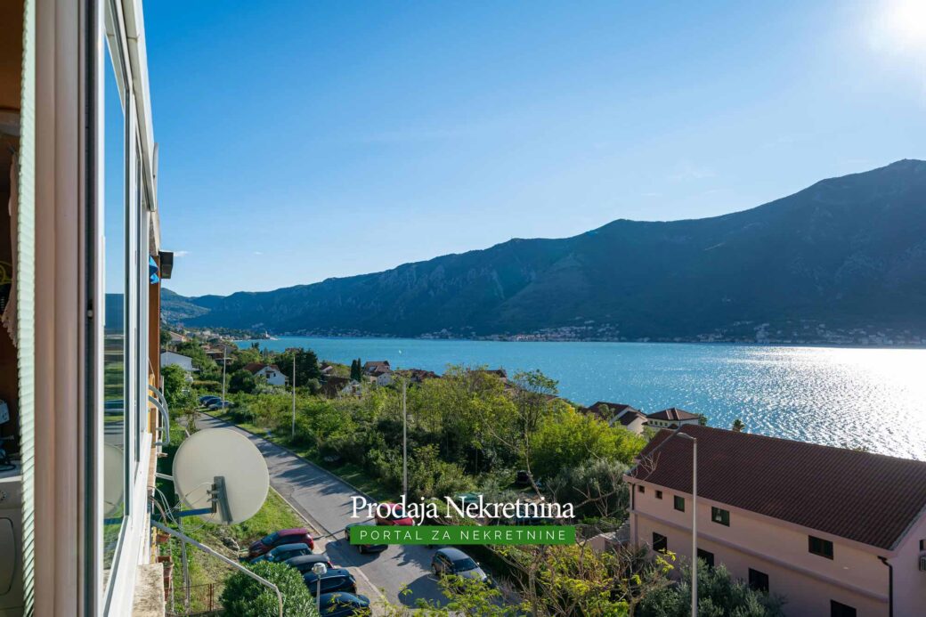 Two bedroom apartment for sale in Dobrota