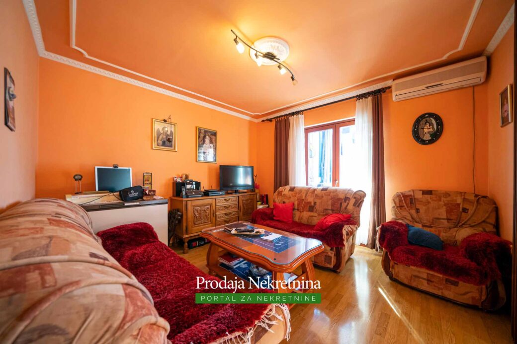 Two bedroom apartment for sale in Dobrota