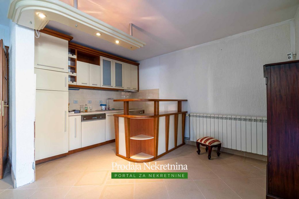House for sale in Kotor Bay