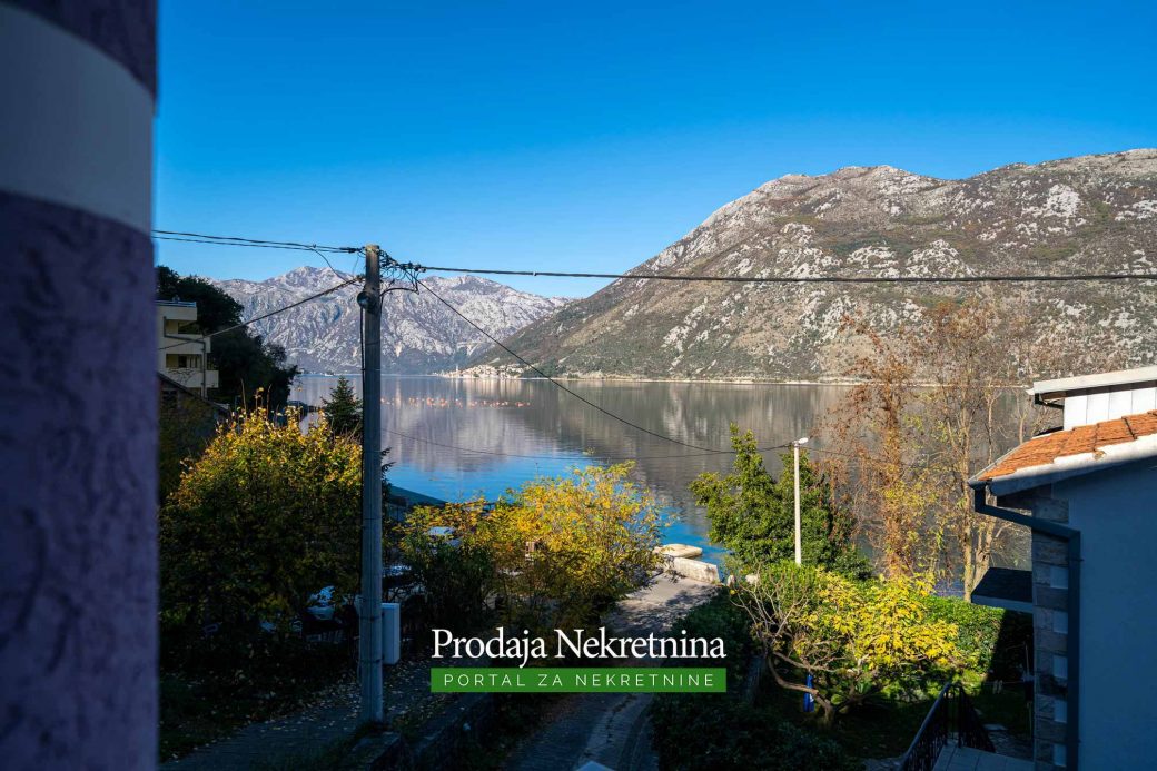 House for sale in Kotor Bay