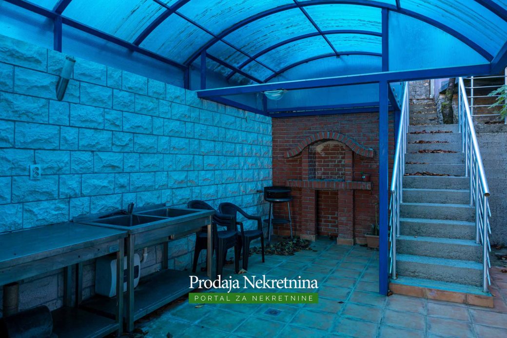 House for sale in Kotor Bay