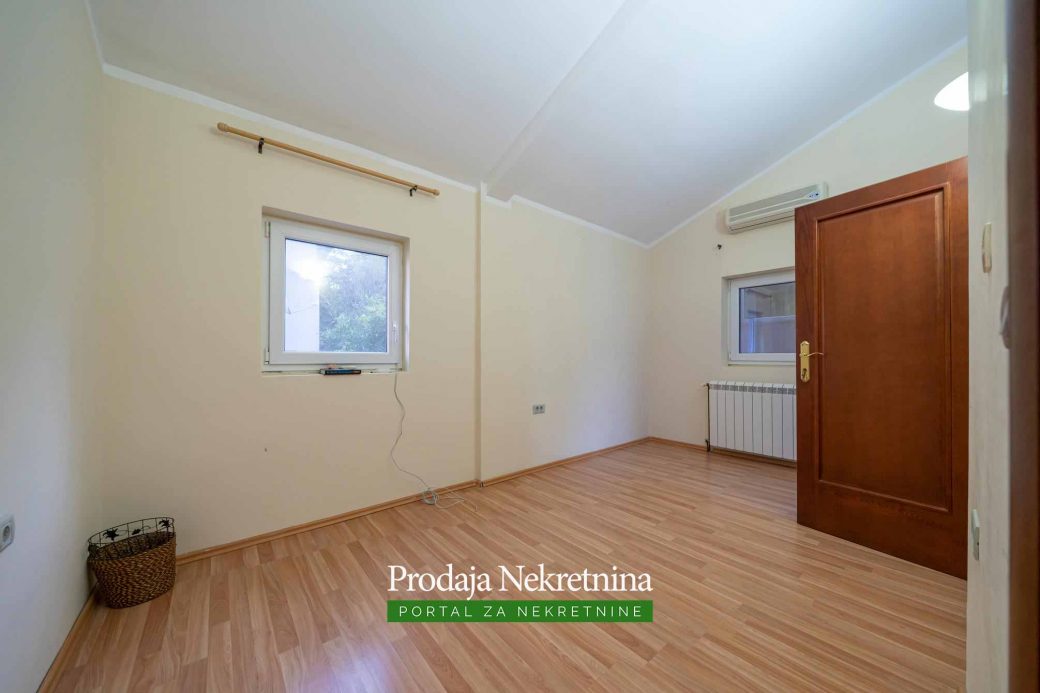 House for sale in Kotor Bay
