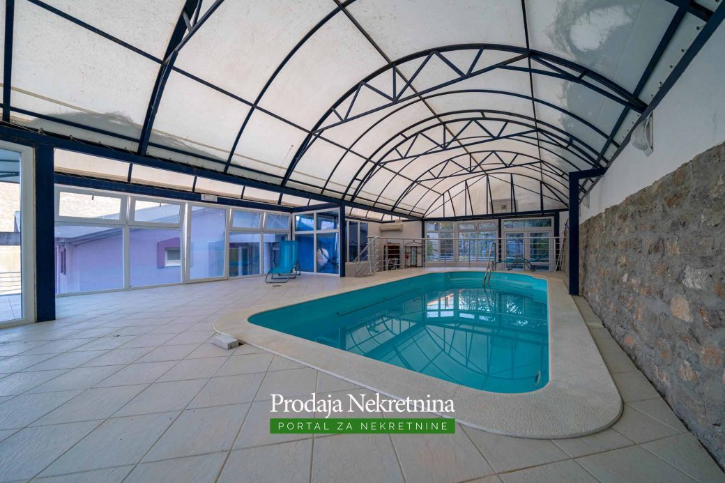 House for sale in Kotor Bay