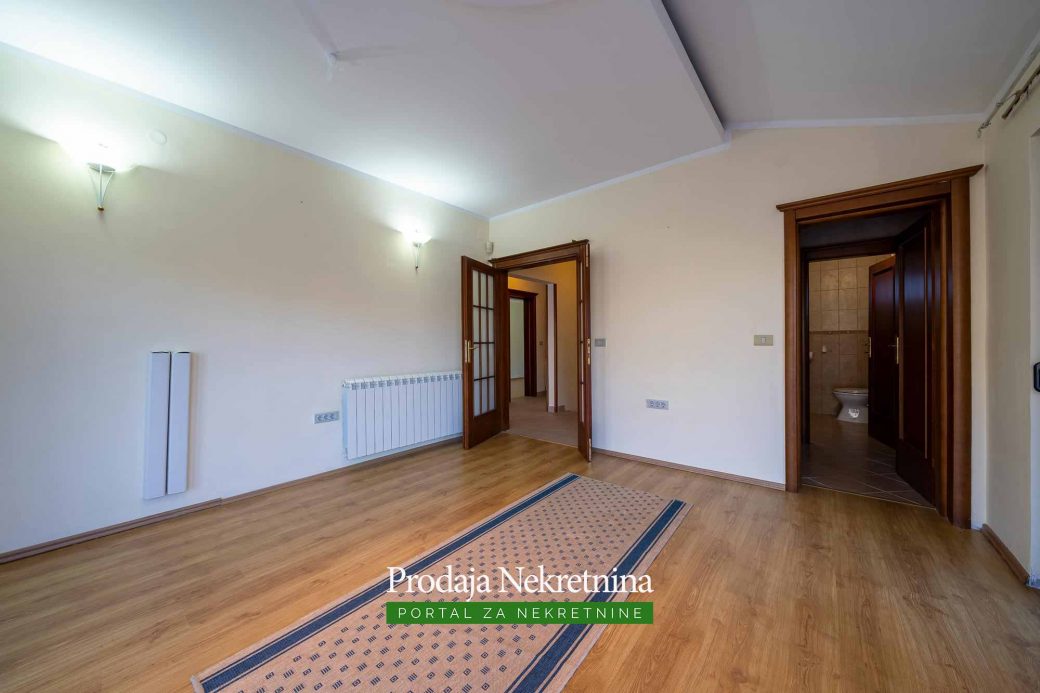 House for sale in Kotor Bay