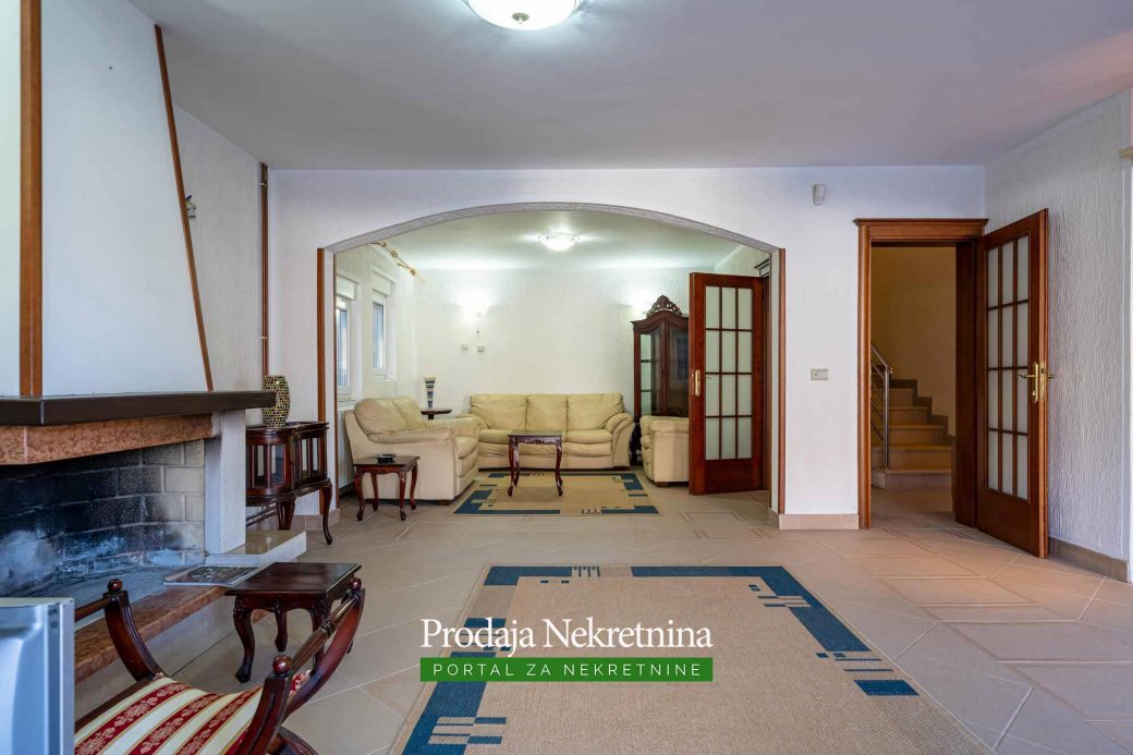 House for sale in Kotor Bay