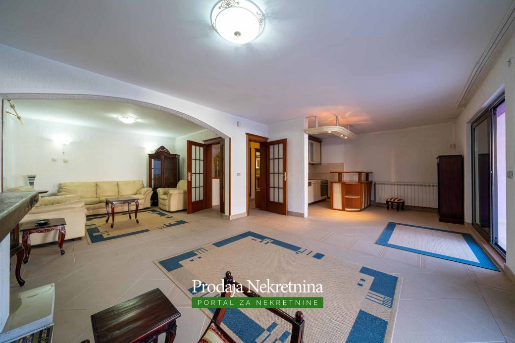 House for sale in Kotor Bay