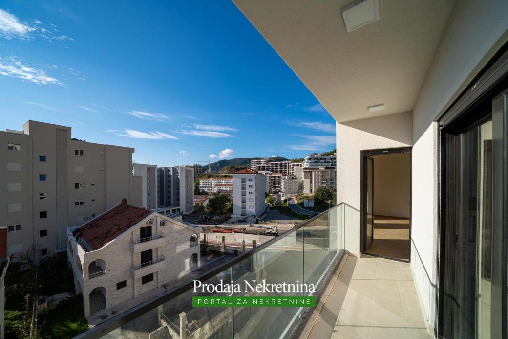 Two bedroom apartment for sale in Becici