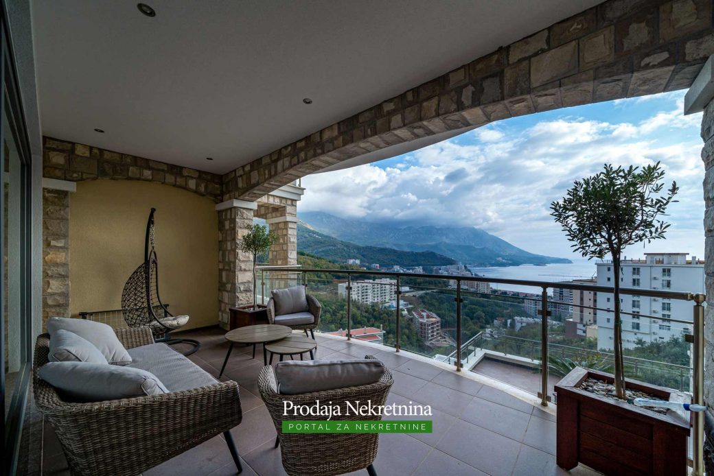 Three bedroom apartment for sale in Budva