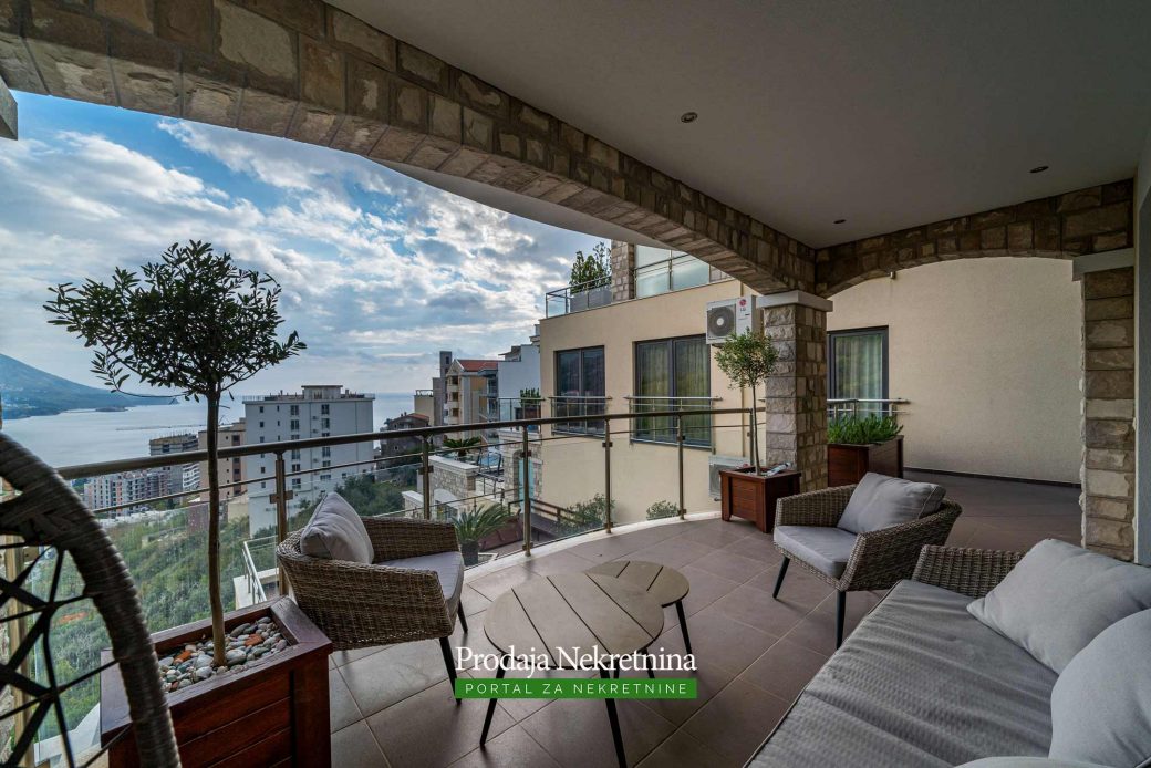 Three bedroom apartment for sale in Budva