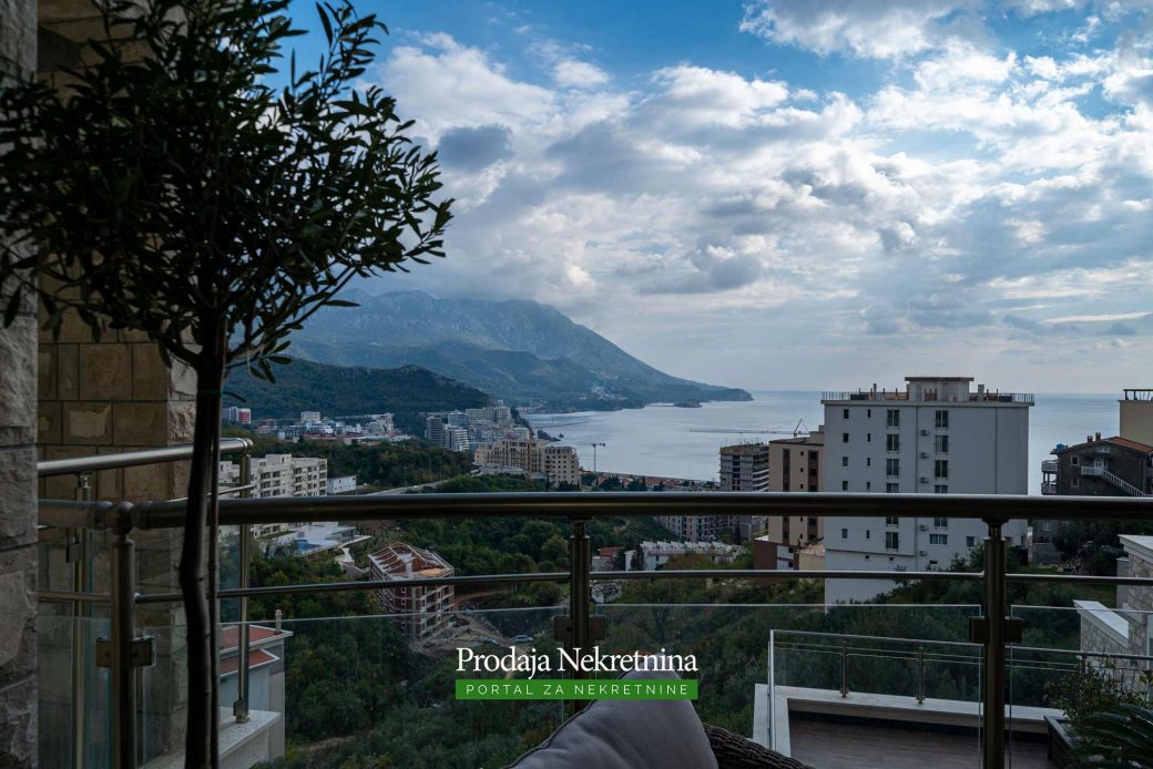 Three bedroom apartment for sale in Budva