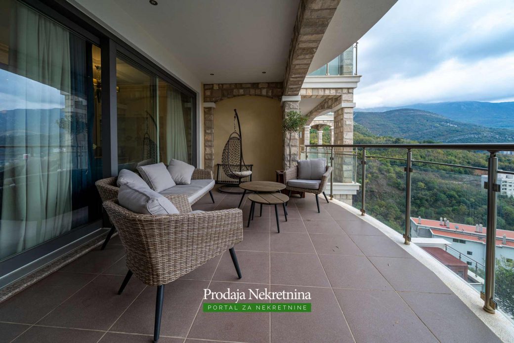 Three bedroom apartment for sale in Budva