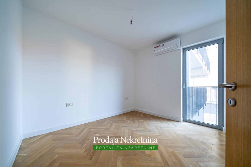 Prodaje se apartman u Kotorskom zalivu