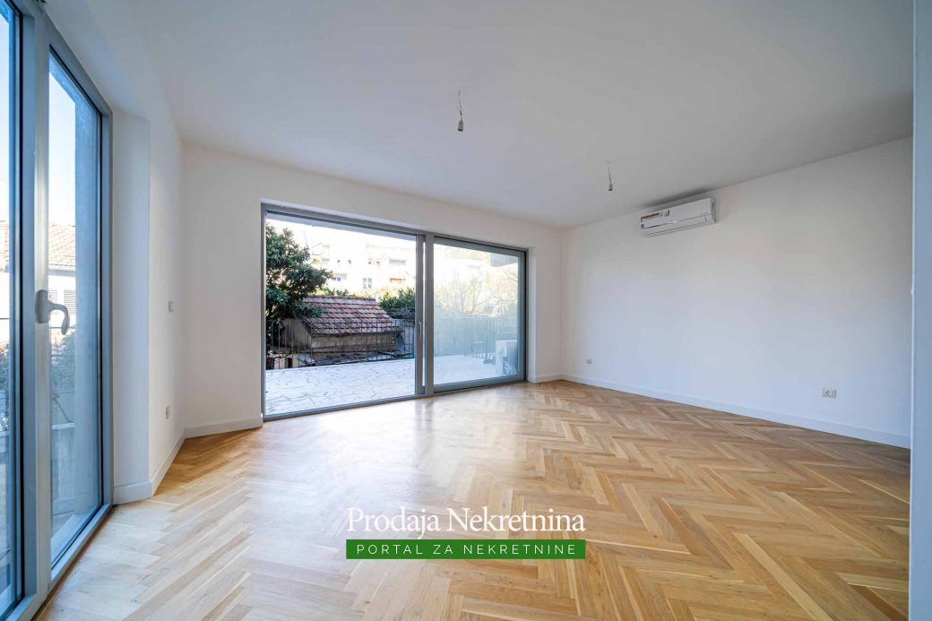 Two bedroom apartment for sale in Dobrota