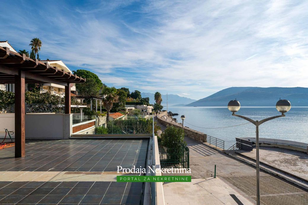 Prodaje se apartman u Herceg Novi