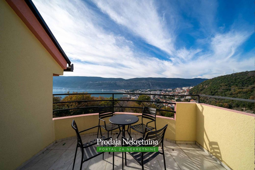 Prodaje se dvosobni apartman u Herceg Novi