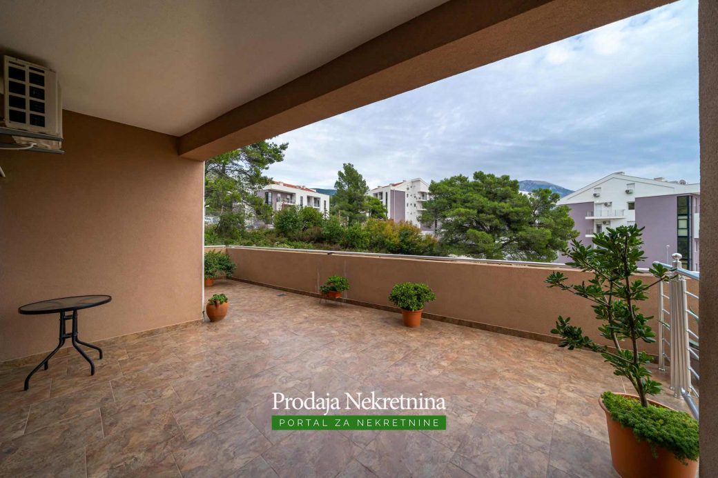 Studio apartment for sale in Tivat