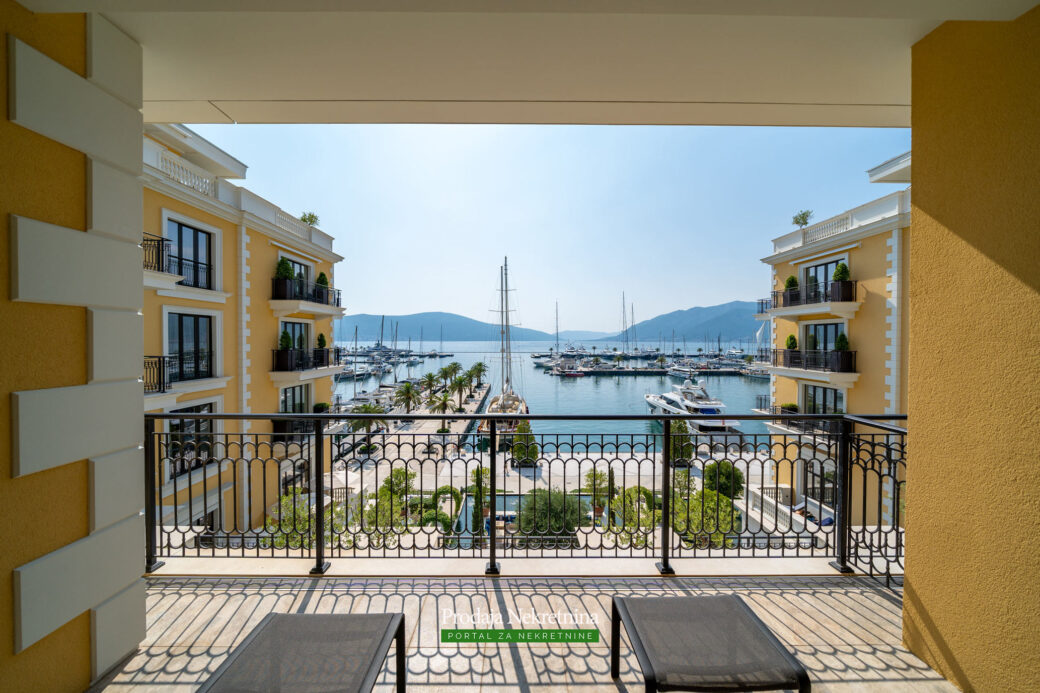 Luksuzni dvosobni stan u Porto Montenegro